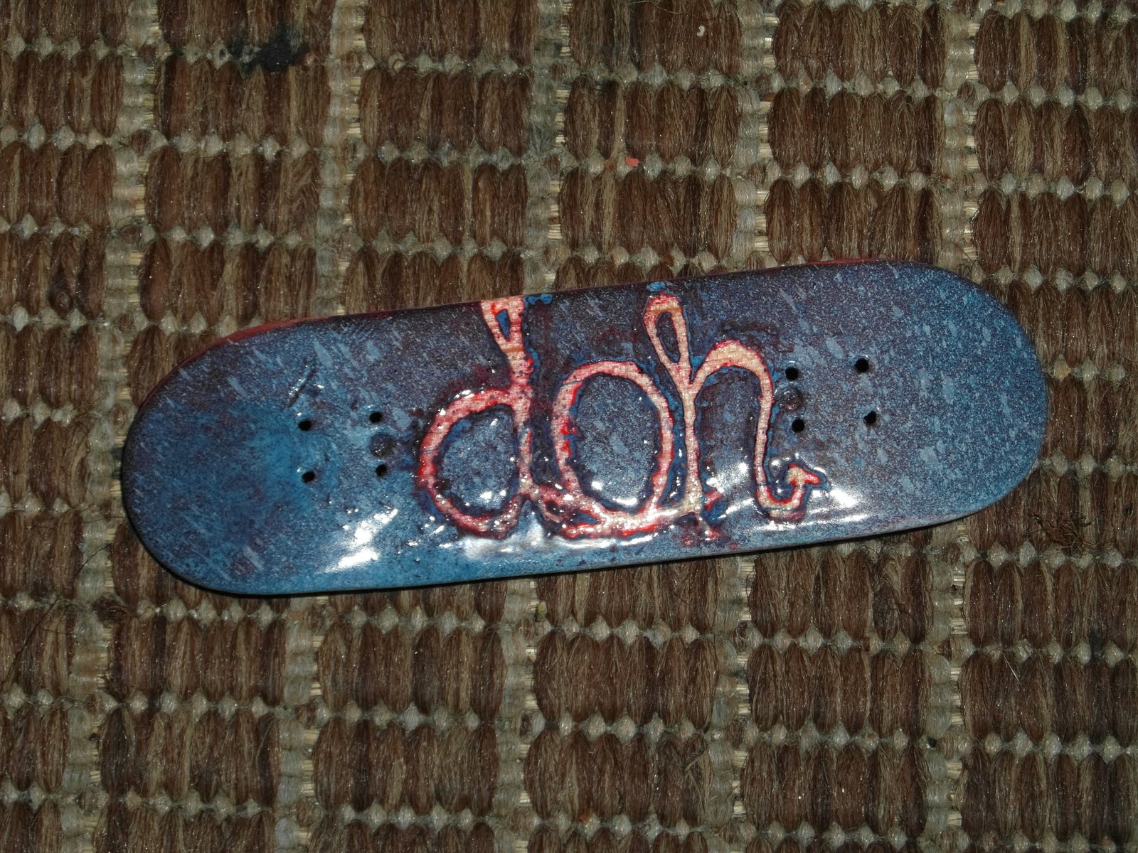 Finnish Fingerboarding For Fun Sormiskeittien kaiverrus ( = engraving ) ja maalaaminen