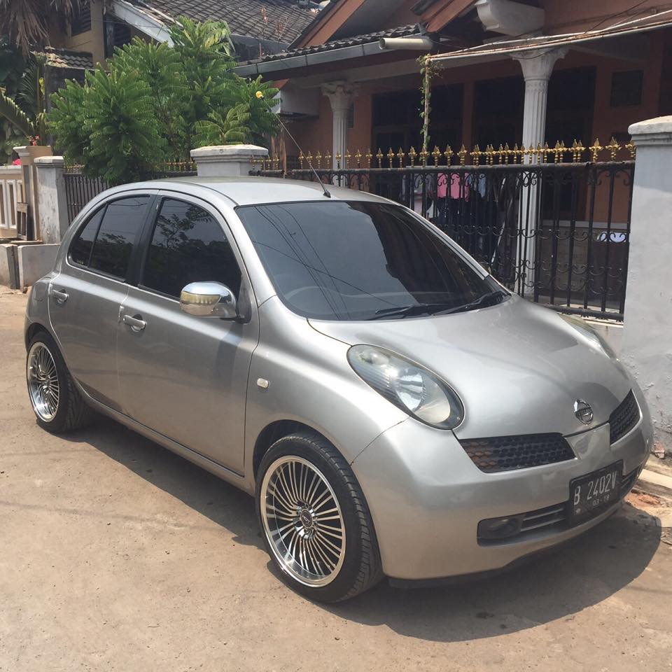 Nissan March 2012