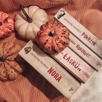 𝕂𝕒𝕥𝕒𝕣𝕫𝕪𝕟𝕒 ℙ𝕦𝕫𝕪ń𝕤𝕜𝕒 ℙ𝕠𝕜𝕣𝕫𝕪𝕜 - 𝕤𝕖𝕣𝕚𝕒 𝕫 ℙ𝕠𝕕𝕘ó𝕣𝕤𝕜𝕚𝕞- 𝕣𝕖𝕔𝕖𝕟𝕫𝕛𝕒
