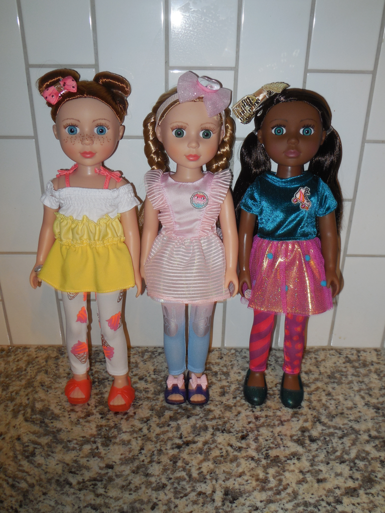 Veni Vidi Dolli: REVIEW: Glitter Girls Charlie, Emilia and Odessa