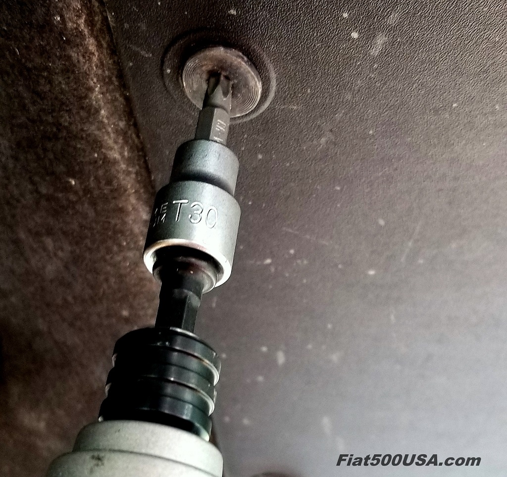 Fiat 500 USA: Alfa Stelvio Oil Change How To