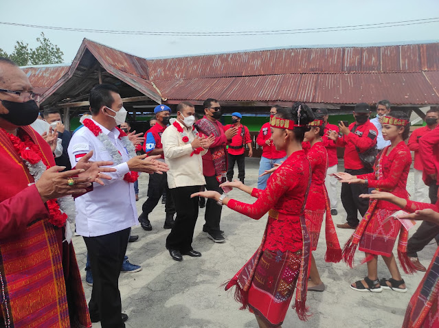 Bupati Karimun Mendampingi Gubernur Kepri Menghadiri Perayaan HUT PBB Kabupaten Karimun yang Pertama