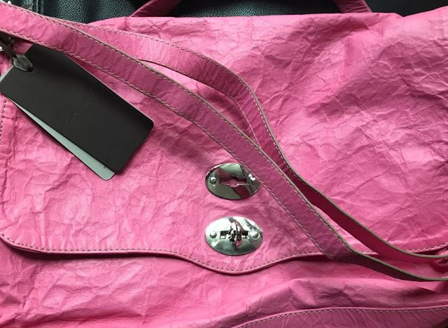  자넬라토 포스티나 (핫핑크) 미듐 사이즈입니다. 37*27  <35만원>