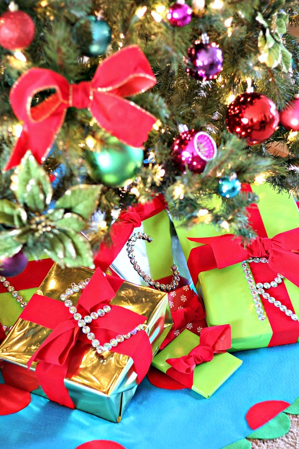 JEWEL TONE CHRISTMAS TREE DECORATIONS Dimples and Tangles