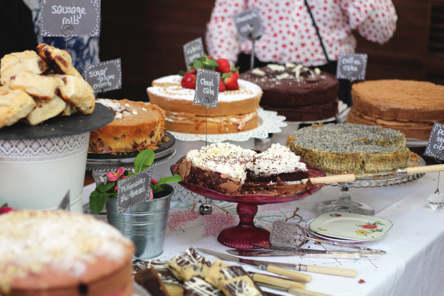 Fashion and Lifestyle Blogger reviews Judy's Affordable Vintage Fair in Cambridge