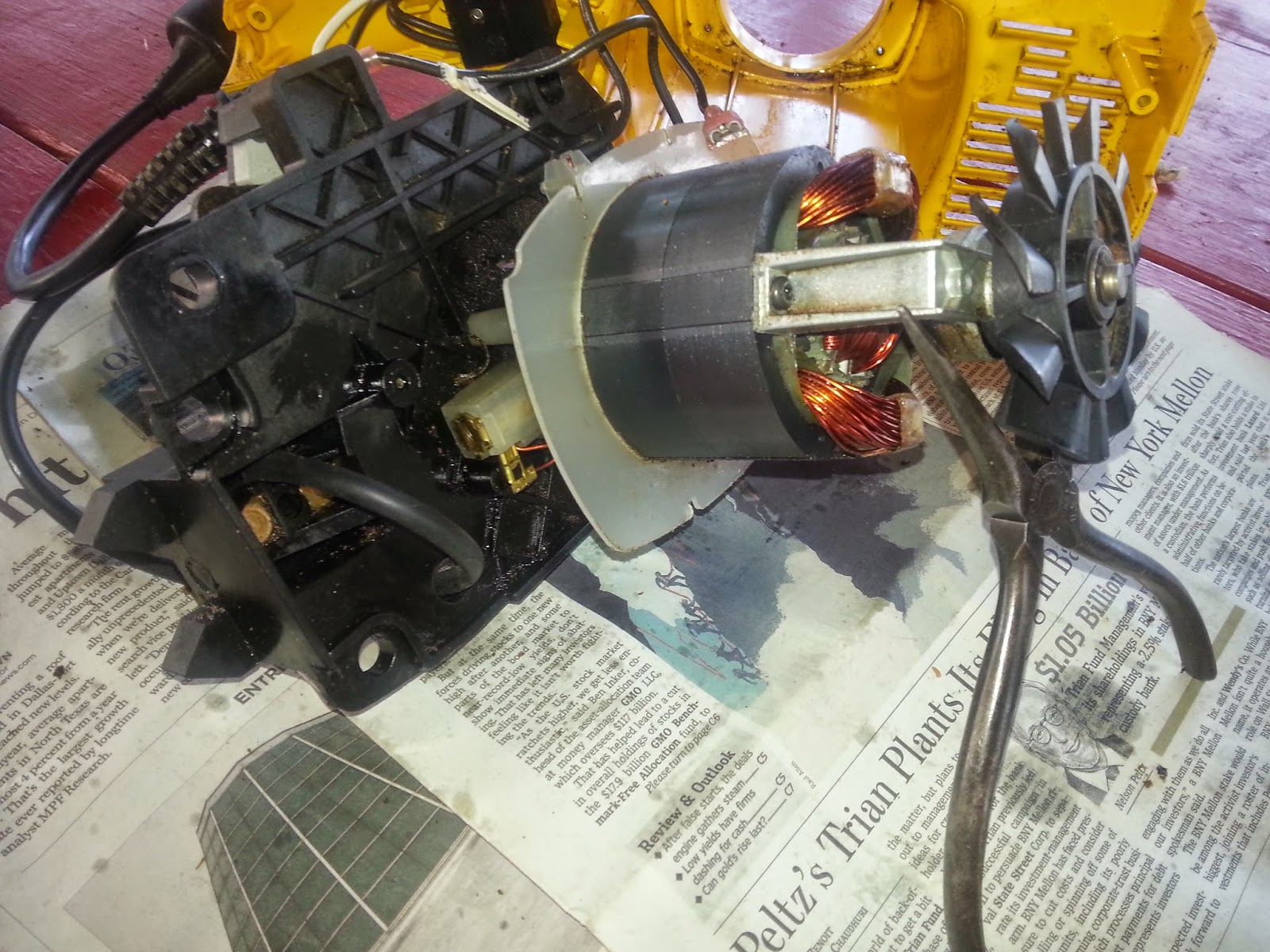 McCulloch EM250 Chainsaw Oiler Repair McCulloch EM250 Chainsaw Oiler Repair