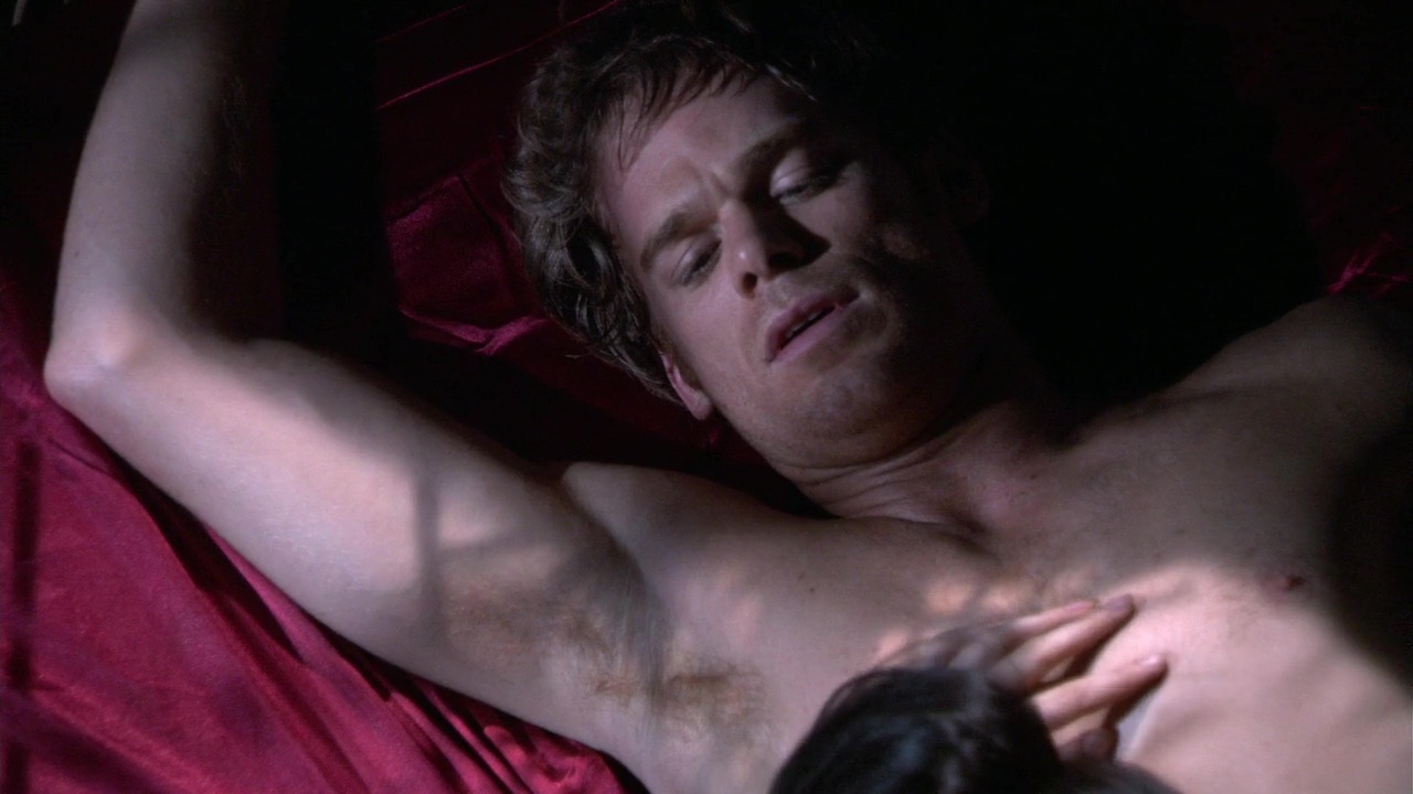 Michael C. Hall shirtless in Dexter 2-07 "That Night, a Forest Grew&qu...