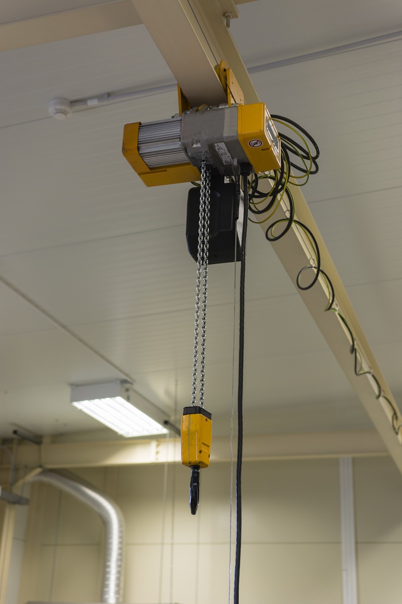 Benefits of Using Electric Chain Hoist Australia Business Information Hub