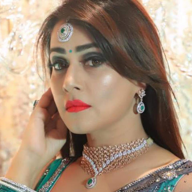 Pakhi Hegde - Hot and sexy photos of Pakhi Hegde - Indian Bhabhi