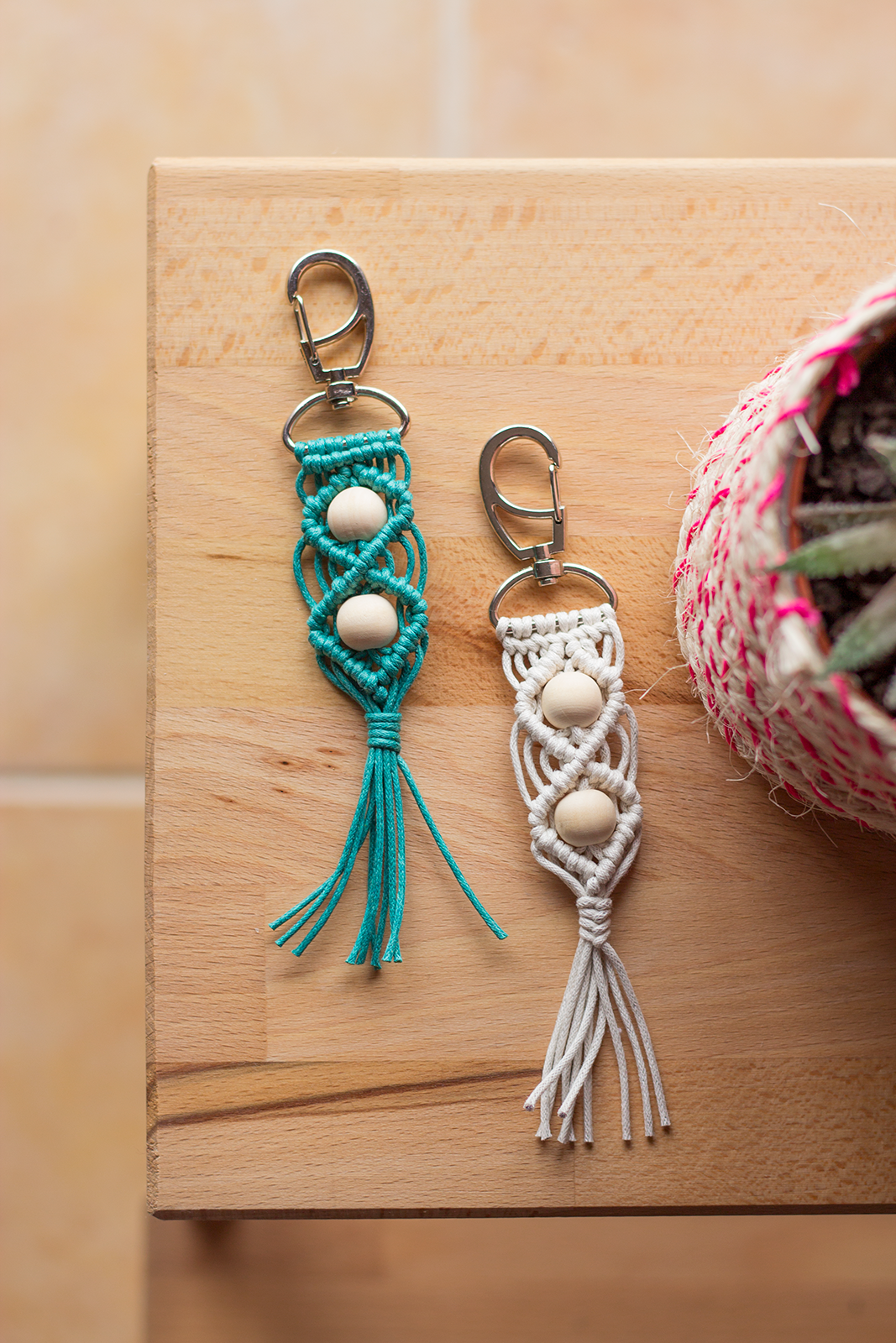 Learn how you can make these macrame keychains that are also great gifts