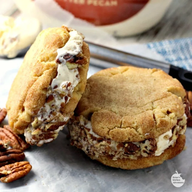 Butter Pecan Snickerdoodle Ice Cream Sandwiches | by Renee's Kitchen Adventures - Dessert recipe for frozen homemade snickerdoodle and Blue Bunny® Butter Pecan Ice cream sandwiches #SoHoppinGood #RKArecipes ad 