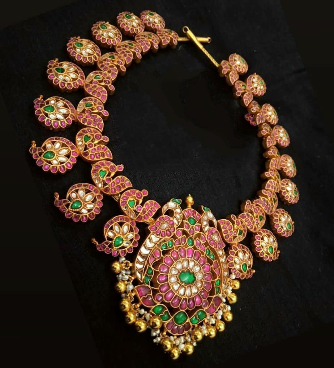 Gold ruby necklace