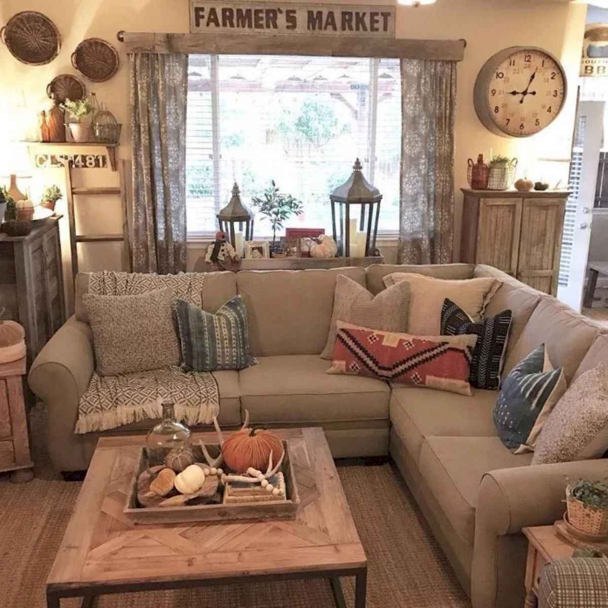 35 RUSTIC FARMHOUSE LIVING ROOM DECOR IDEAS Bedroomm008 35-rustic-farmhouse-living-room-decor-ideas-bedroomm008