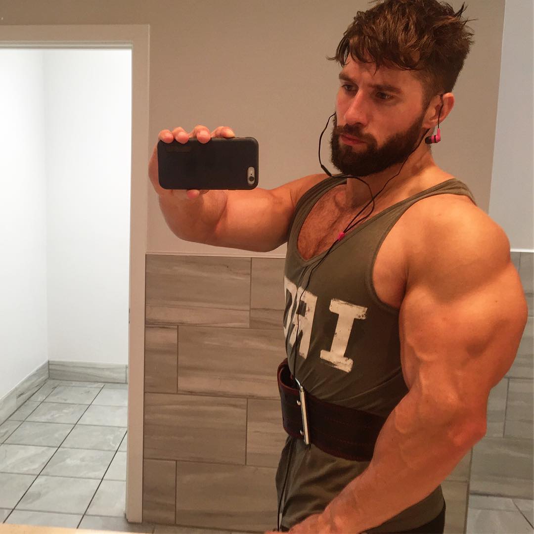 strong-bearded-muscle-biceps-hunk-selfie