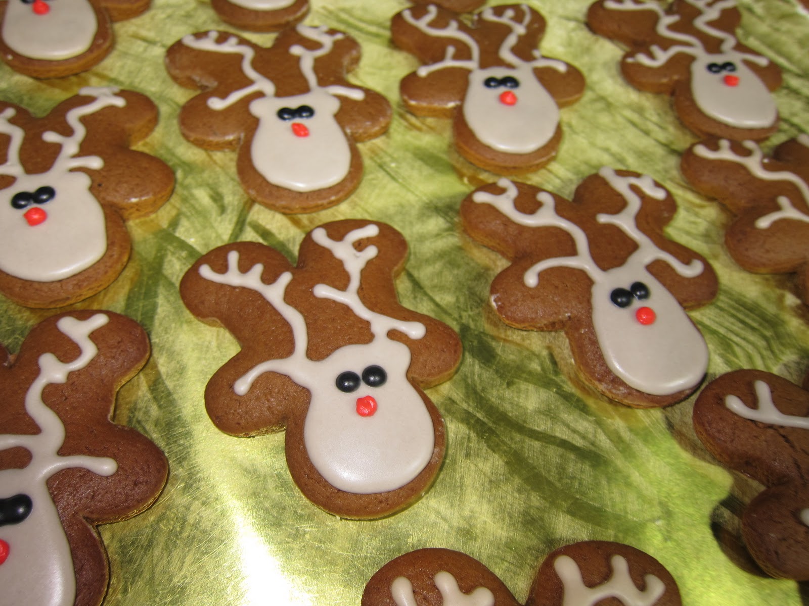 The Cookie Cat bakes from home!: More bakes for Christmas