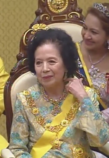 Perak Raja Azureen WARISAN RAJA & PERMAISURI MELAYU: Keberangkatan Tuanku Bainun.
