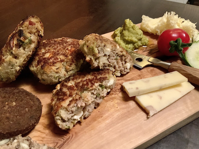 Frikadellen mit Speck