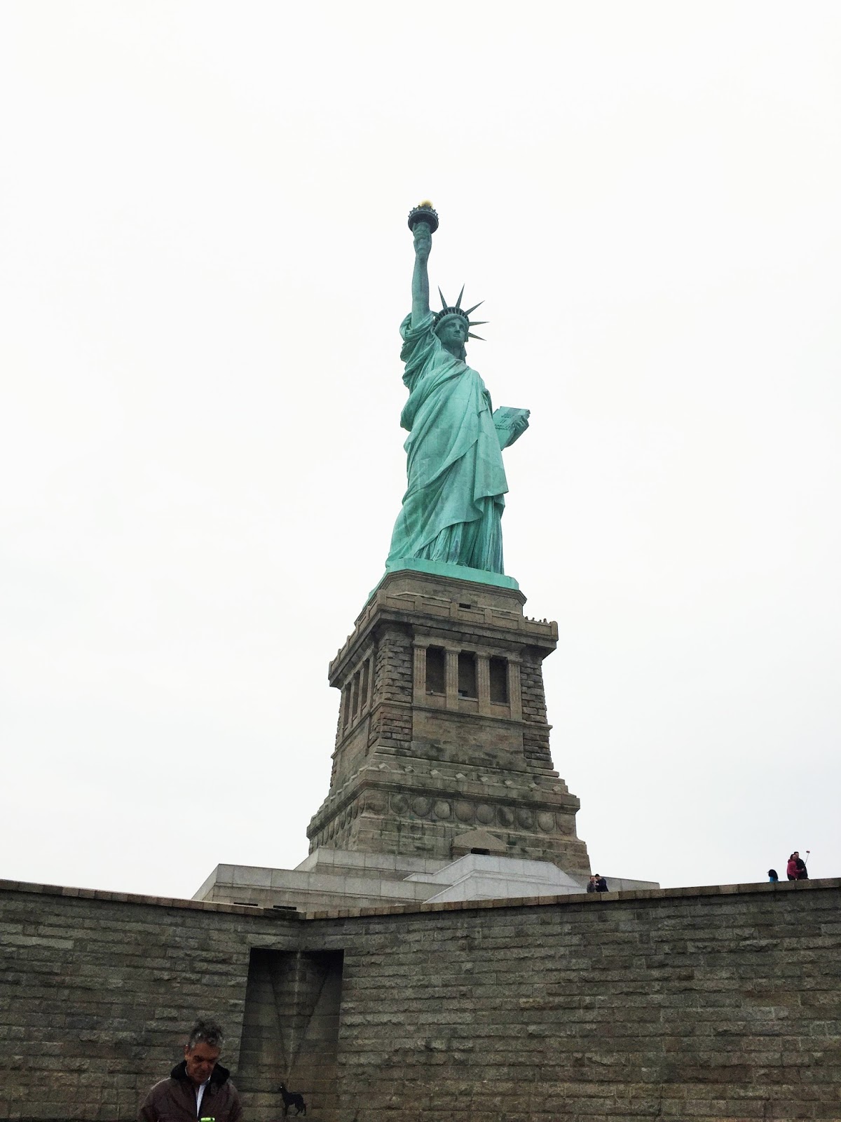 Статуя свободы снизу