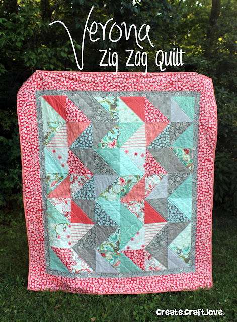 Verona Zig Zag Quilt via createcraftlove.com #quilting #sewing