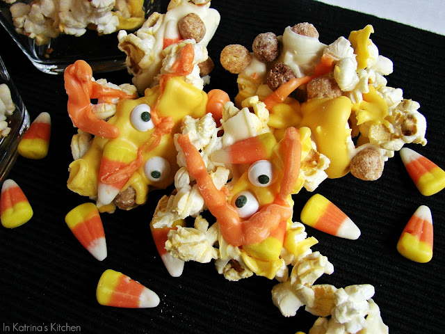Monster Mash Popcorn Mix @katrinaskitchen