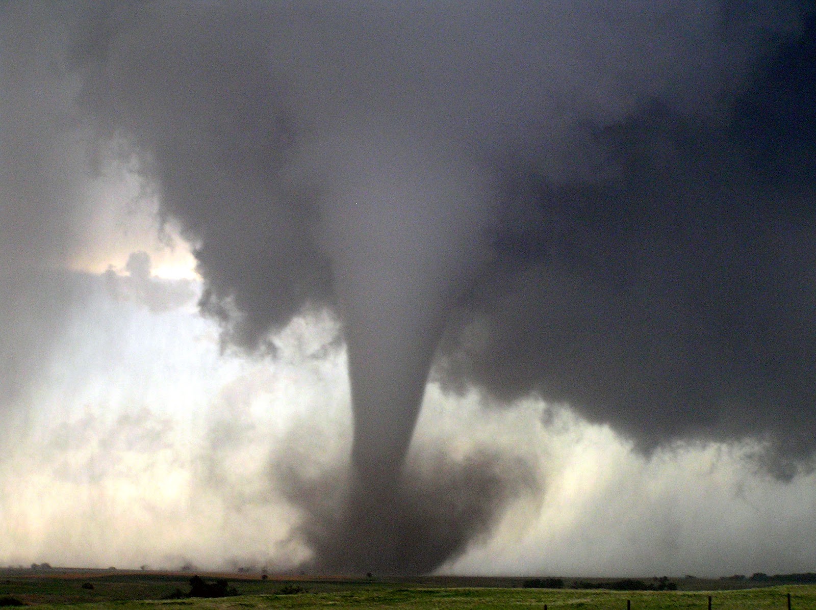 INFOINFO PENTING TORNADO