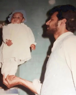Sonam Bajwa dengan ayahnya