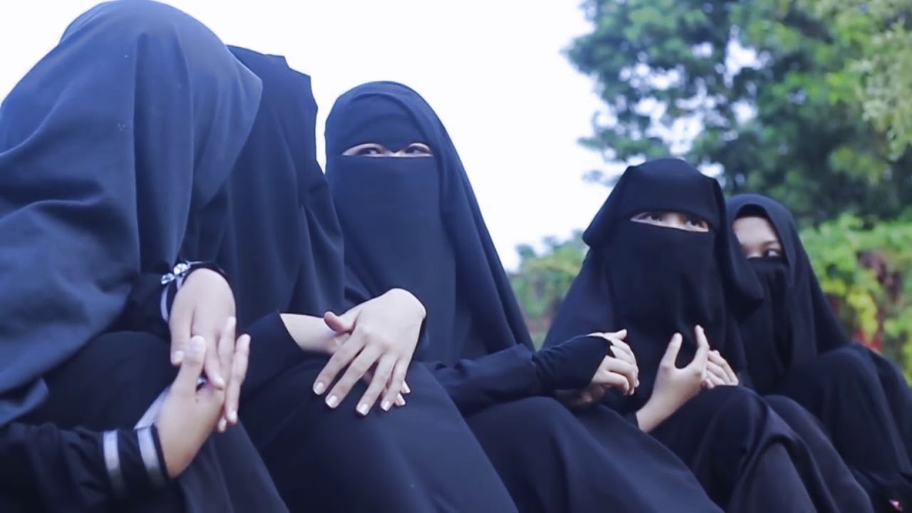 34+ Gambar Kartun Muslimah Bercadar Dengan Sahabat | Design Kartun.