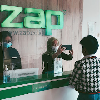 At ZAP reception desk.jpg At ZAP reception desk.jpg
