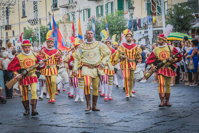 Corteo storico di Sant' Alessandro 2019, Sfilata di Sant' Alessandro 2019, Isola d'Ischia, Foto Ischia, Antiche tradizioni dell' Isola d' Ischia, Ritratto, Castello Aragonese Ischia, Sbandieratori, Mamuthones, 