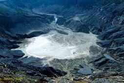 Keindahan Kawah Gunung Tangkuban Perahu