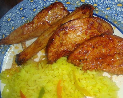 Pollo adobado con arroz al azafrán