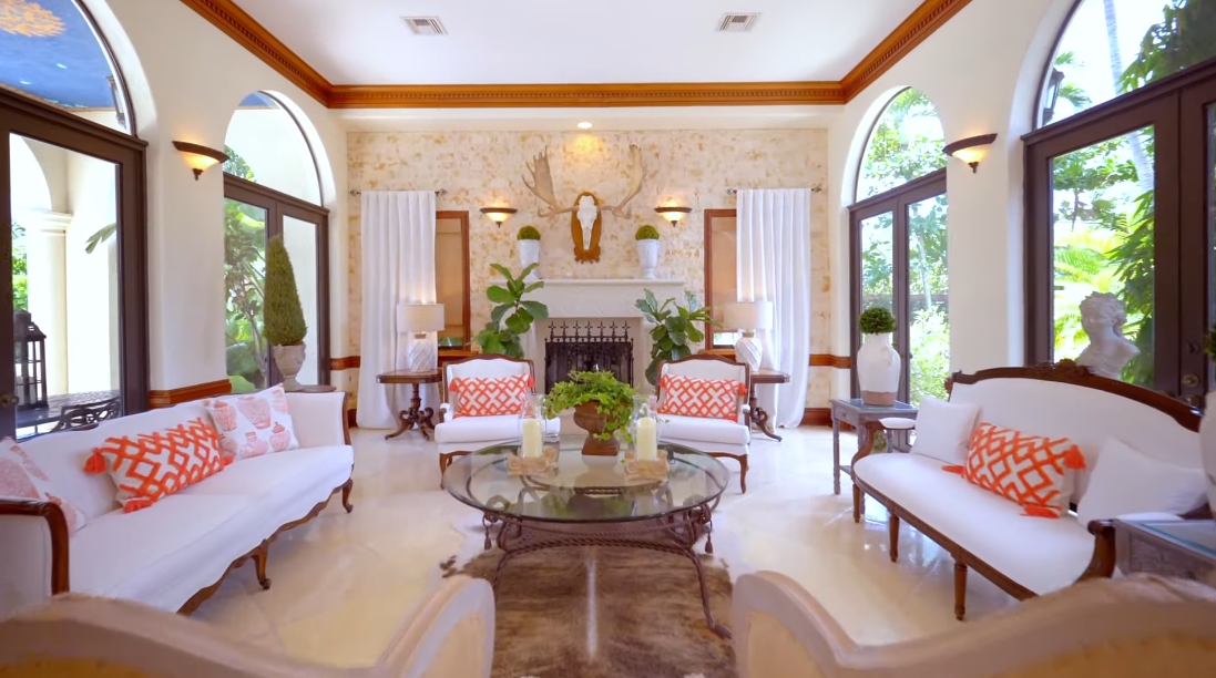 35 Interior Design Photos vs. 10401 SW 64 Ave, Pinecrest, FL Luxury Home Tour