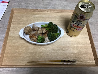 宝焼酎ハイボールとマグロの生姜煮