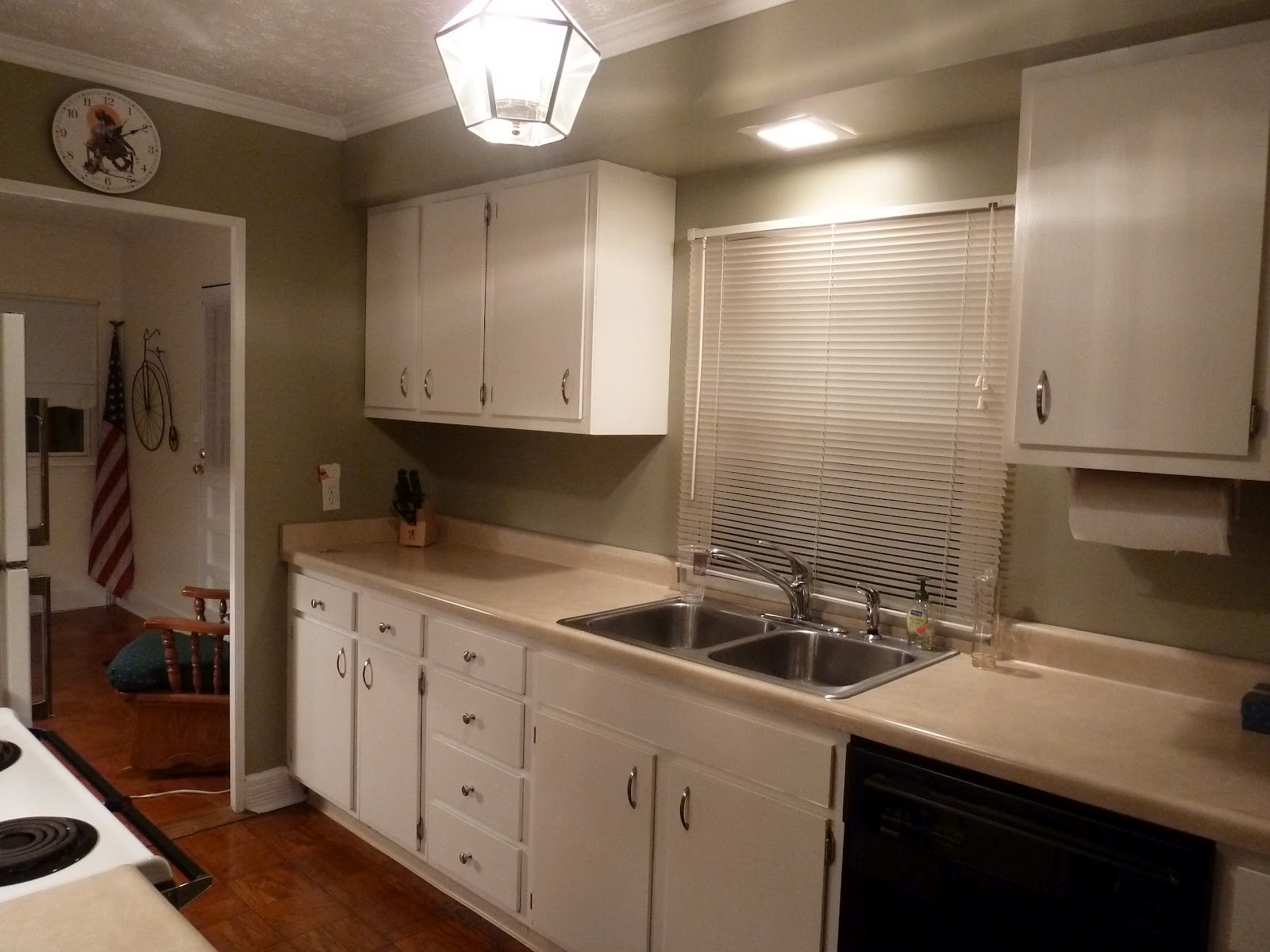 My Review: Cabinet Transformations by Rustoleum: Rustoleum Cabinet