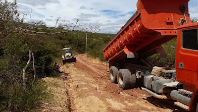 Seabra/BA: Prefeitura realiza recuperação de estradas vicinais que dão acesso a zona rural