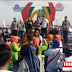 SEMARAK!! Lapisan Masyarakat Jatim Hadiri Millennial Road Safety Festival di Jembatan Suramadu