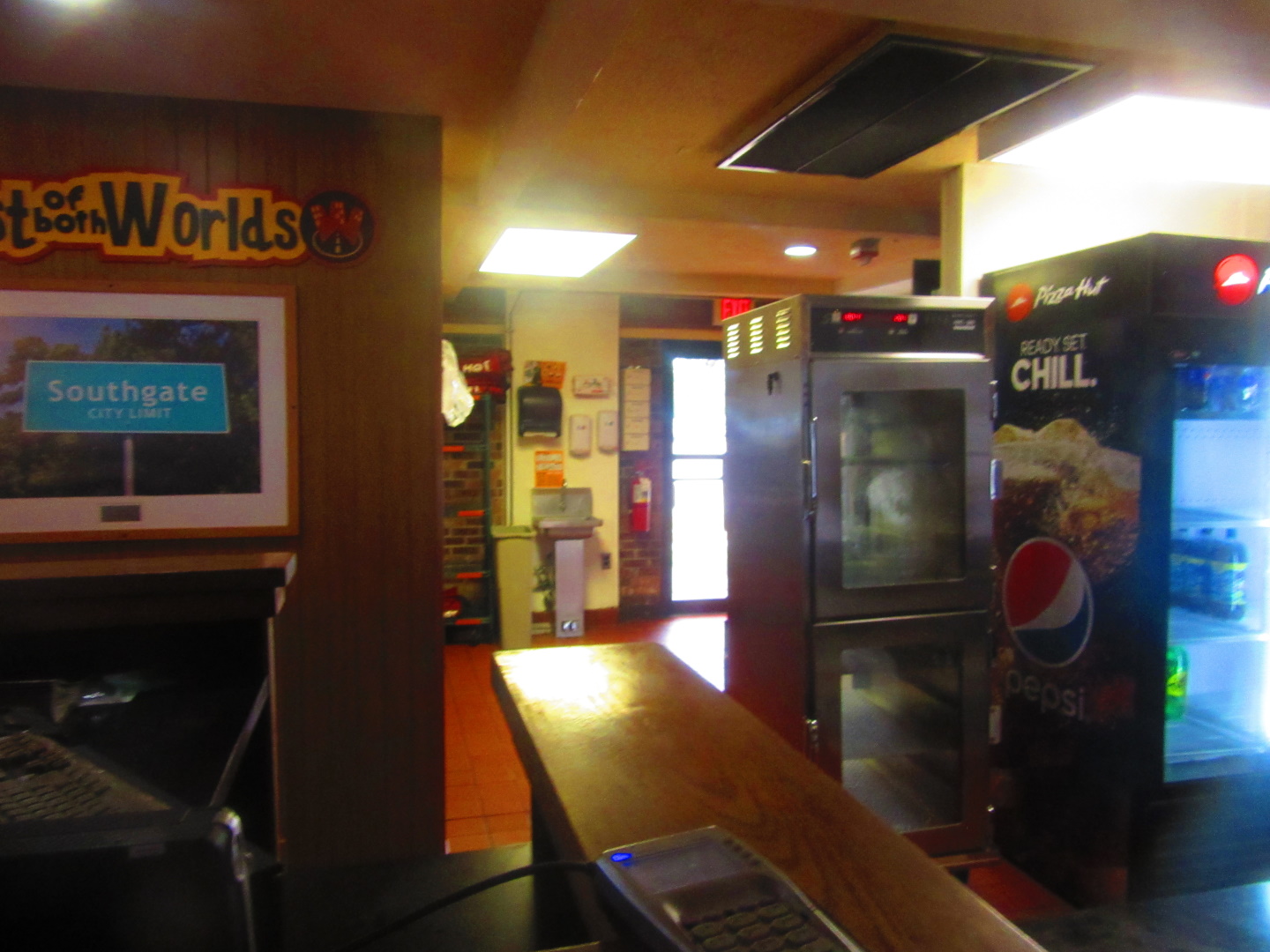 Pizza Hut 26284/407034, Southgate, Michigan