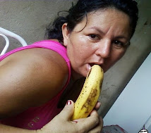 A tu mamá le gusta comer banana