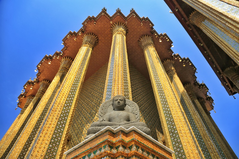 1 Visit the Grand Palace