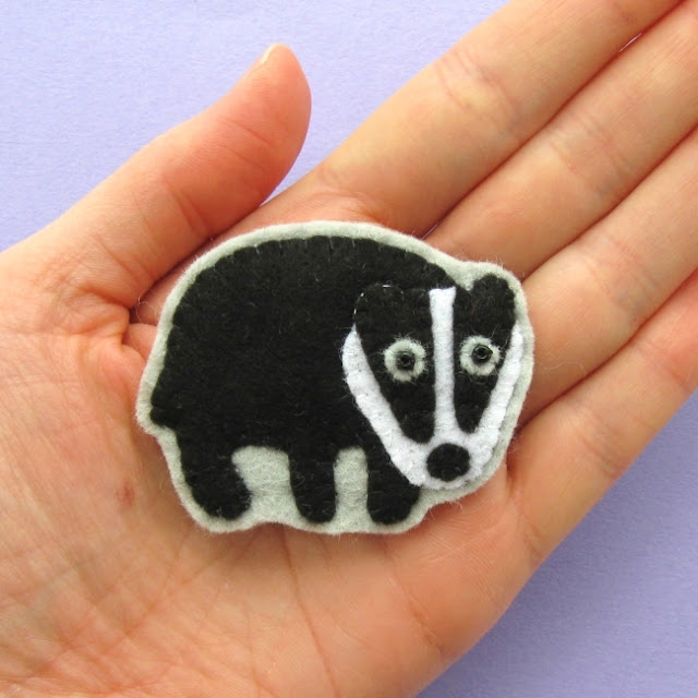 https://www.etsy.com/uk/listing/757621111/new-fox-badger-pdf-patterns-felt-brooch