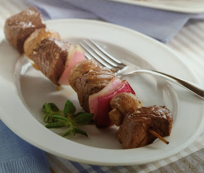 red wine and oregano beef kabobs