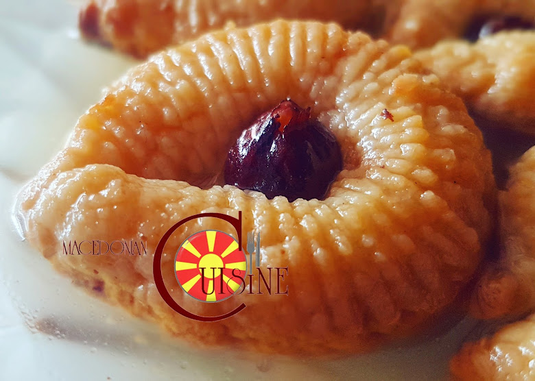 HURMA COOKIES ON A COMB Macedonian Cuisine