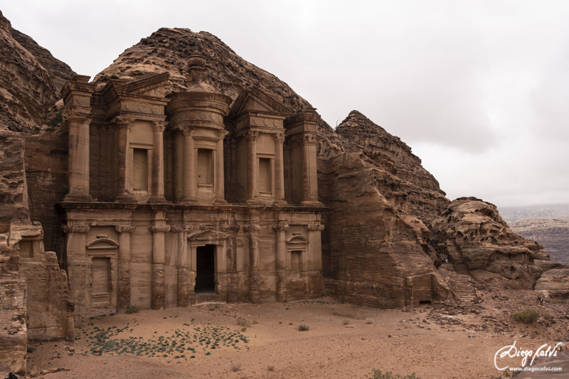 Las Tierras rojas de Jordania - Blogs de Jordania - Ad Deir, el Monasterio de Petra (7)