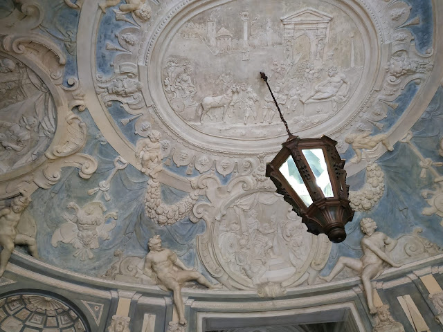 Plafond de l'entrée du hall du Palazzo Podestà