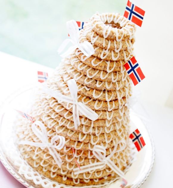 Eclectic Home and Life: Kransekake for beginners or short on time