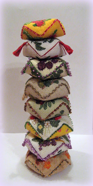 Ягодка к ягодке. Морошка Ягодка к ягодке. Морошка