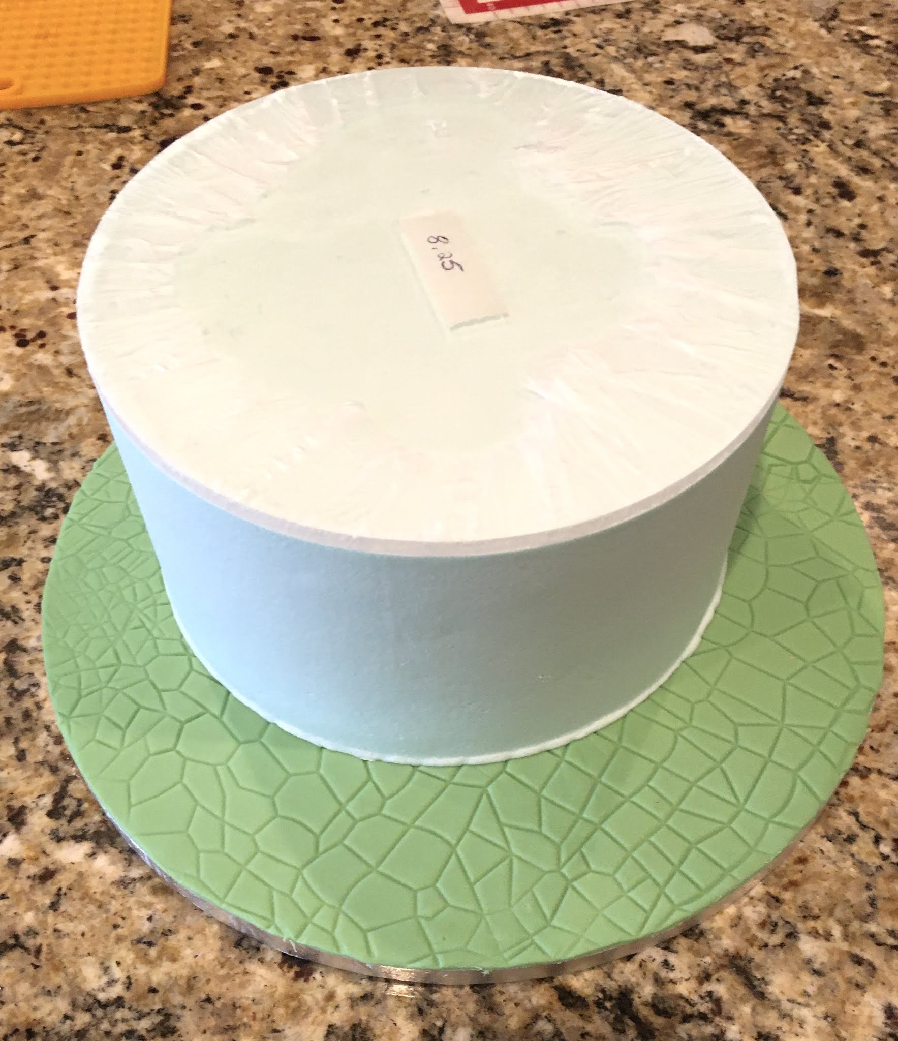 How To Use CakeSafe's Acrylic Disks for Smooth Buttercream or