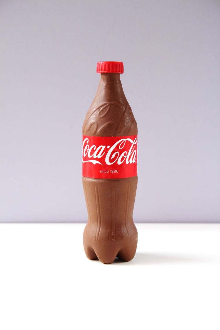 HOW TO MAKE A SWEET FILLED CHOCOLATE COCACOLA BOTTLE. Gathering Beauty