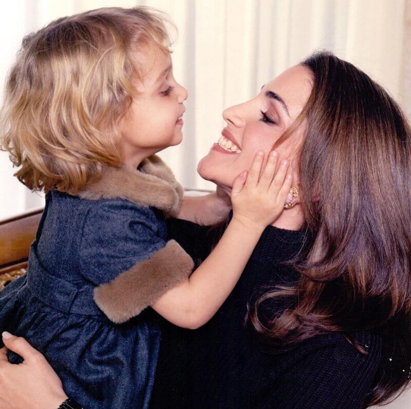 Queen Rania Shared New Throwback Photos On The Occasion Of Mothers Day