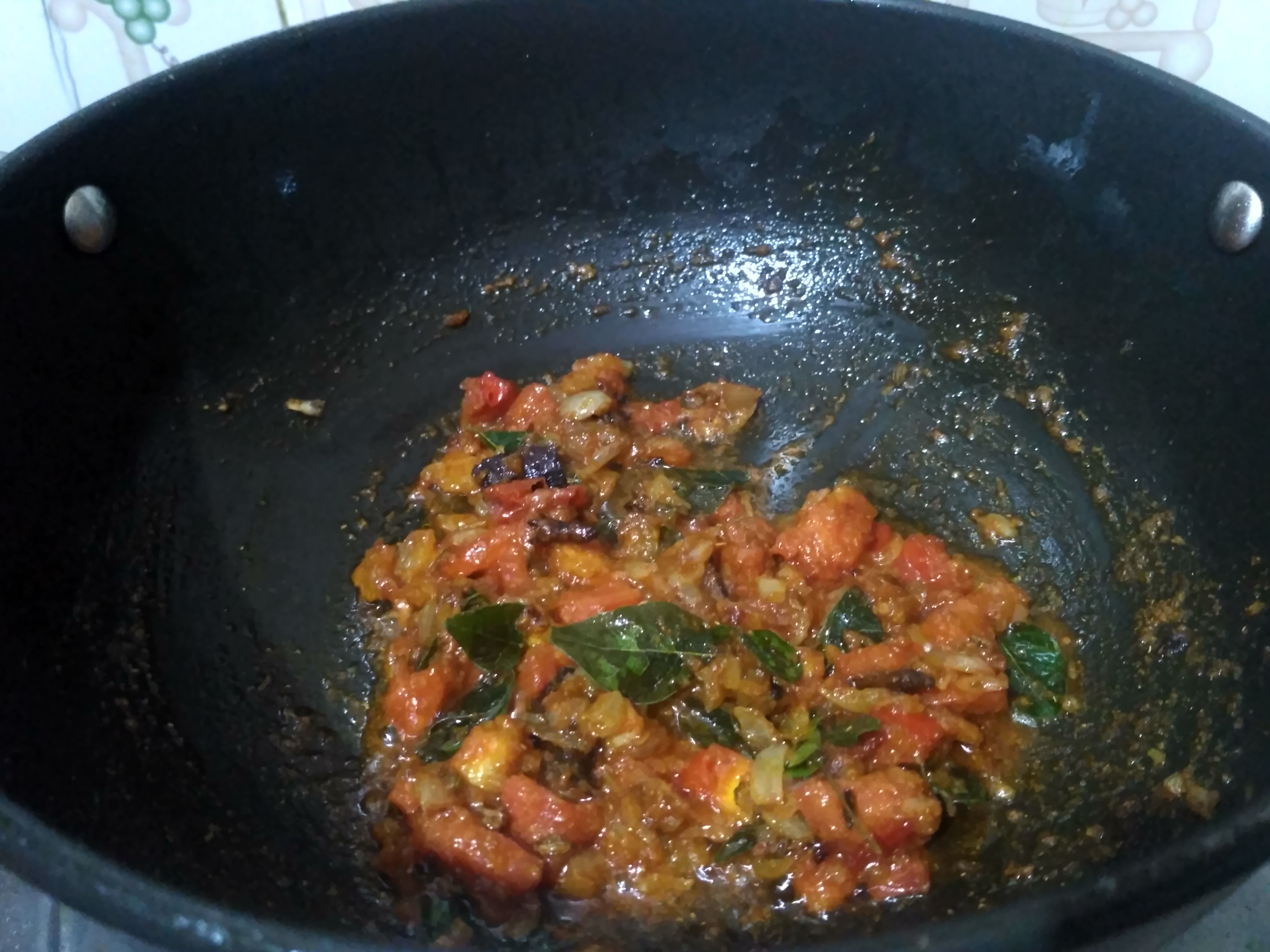 Potato egg kurma / urulaikilangu muttai kurma